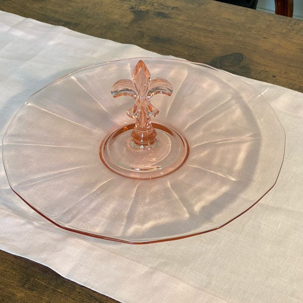 Vintage Fostoria Pink Depression Glass Tray Fleur De Lis Handle. Round - Picture 6 of 13